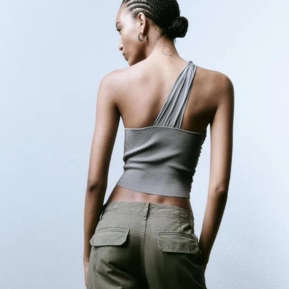Zara Crop Asymmetric top - Picture 2 of 7